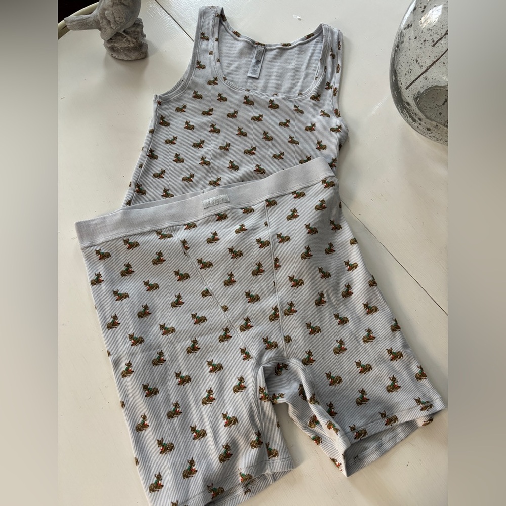 Skims Baby Deer Pajamas Boyfriend shorts and Tank New Without Tags size L - Picture 2 of 9